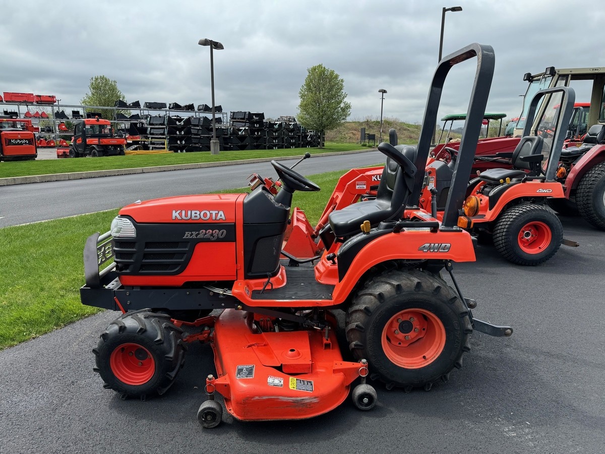 KUBOTA LX2610 - Reading Tractor & Equipment