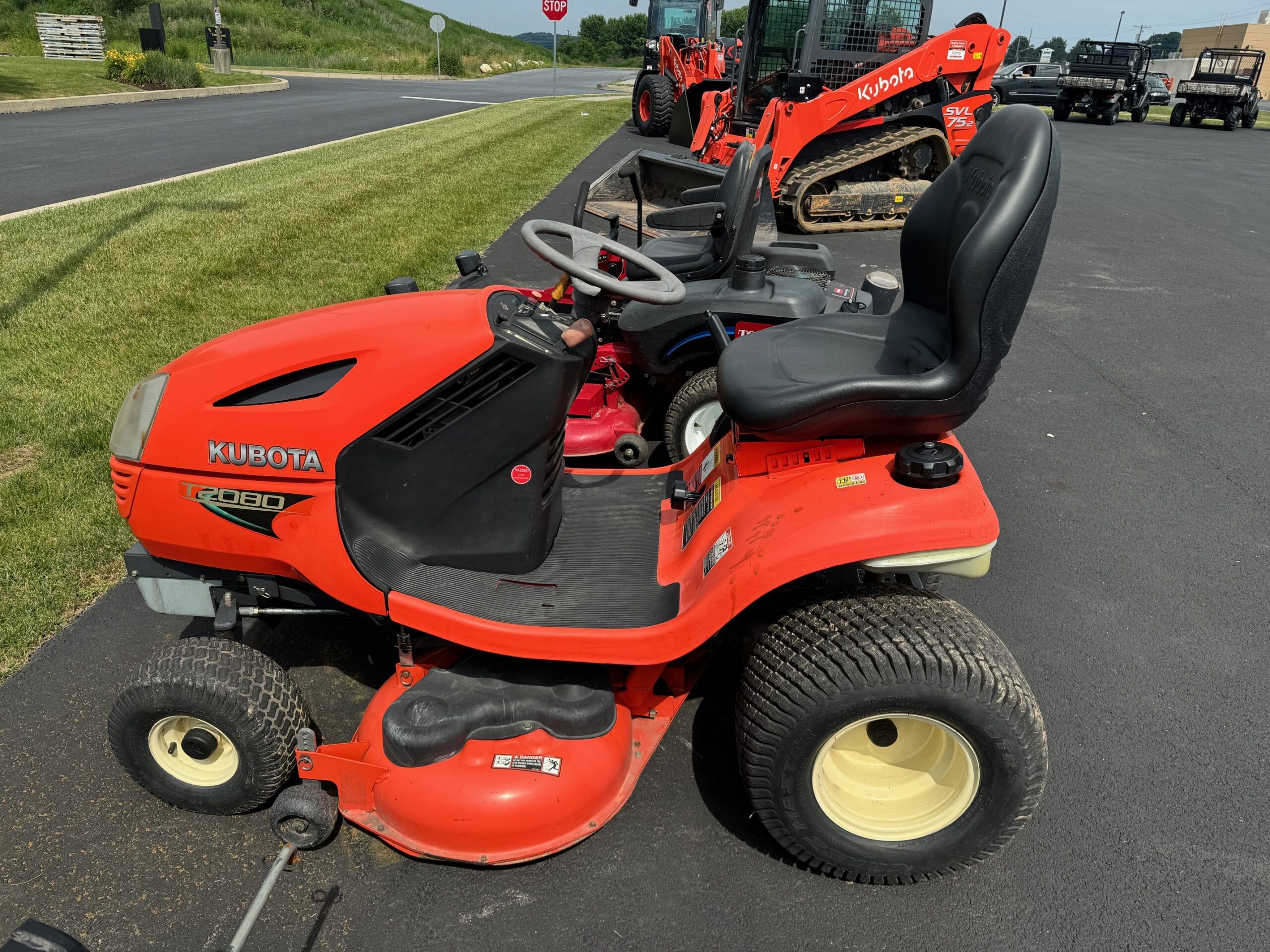 KUBOTA T2080-42 - Reading Tractor & Equipment